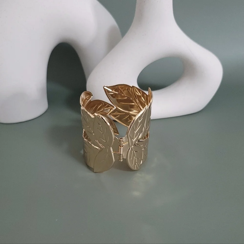 Stainless steel gold tone leaf chunky cuff bracelet